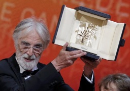 Michael Haneke, recibe la Palma de Oro por "Amour"